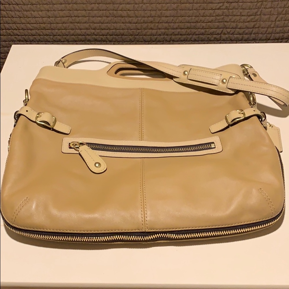 Coach Crossbody - Picture 7 of 8